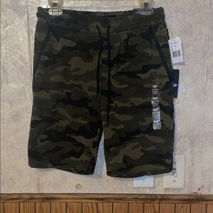 Brooklyn cloth camouflage shorts (s)(nwt)